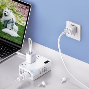250W Conversion Plug, International Travel Converter with 2 USB and 2 USB-C Ports, lowering 220V to 110V for 100V-240V Areas and Different Countries Plugs Using US Electrical Devices